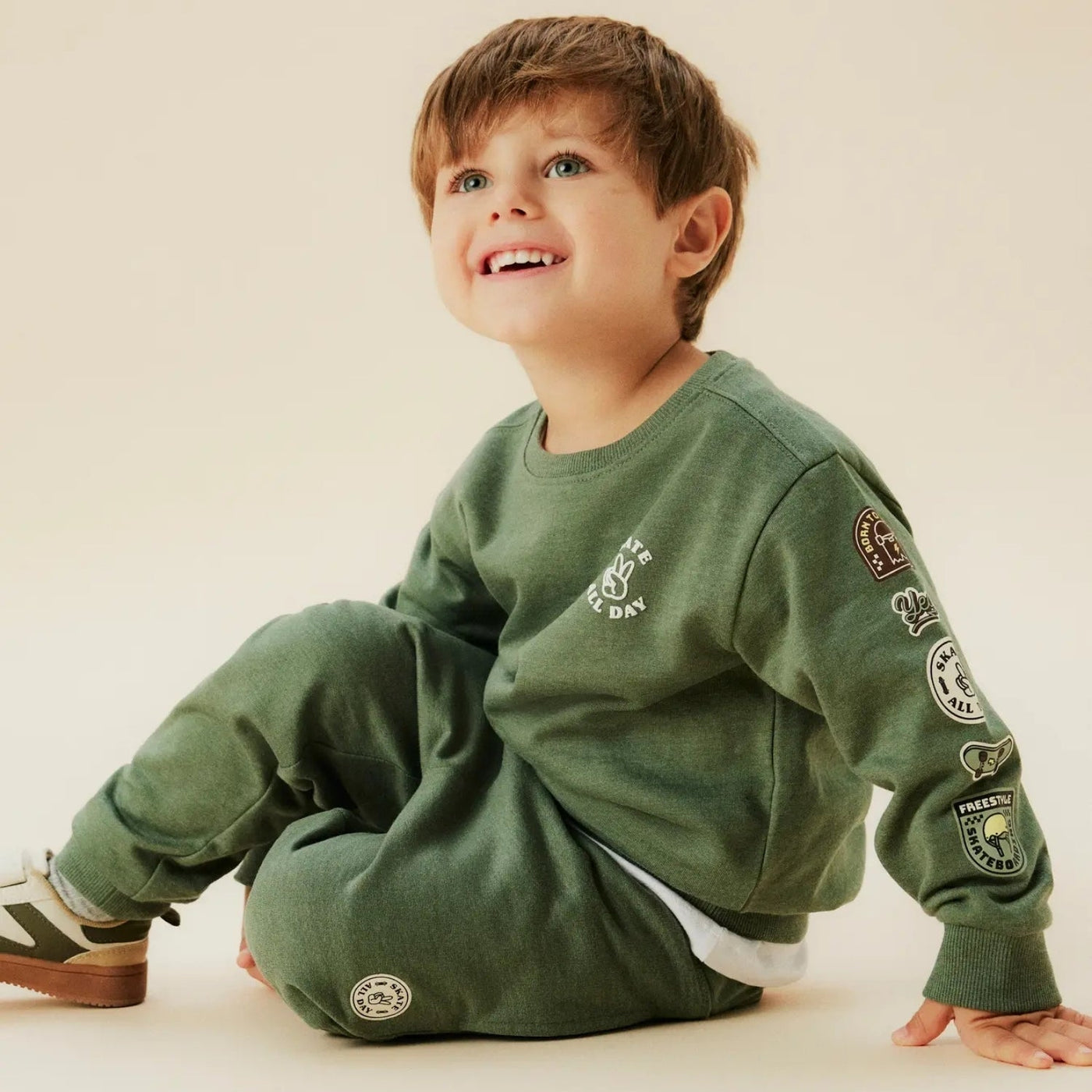 Sweatshirts & hoodies