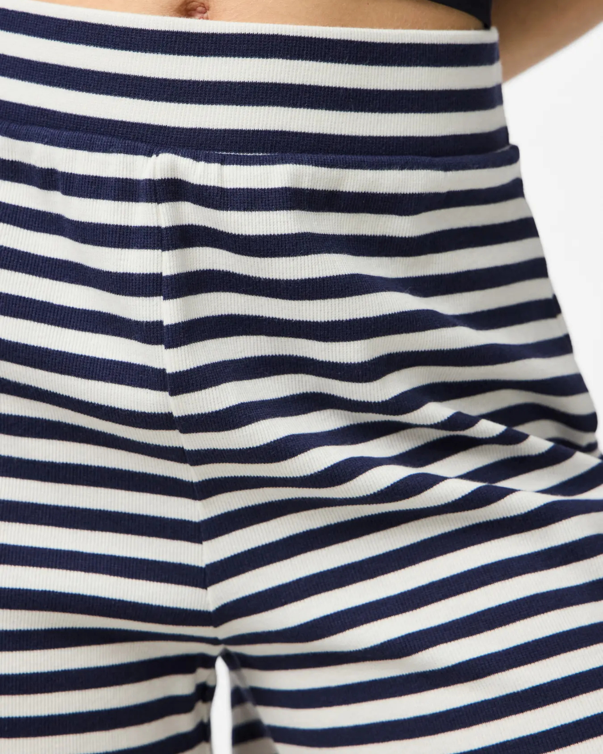 Mørkeblå/Hvid - Maritime Blue/Cloud Dancer - Pieces - Shorts - Stribet - 17161308