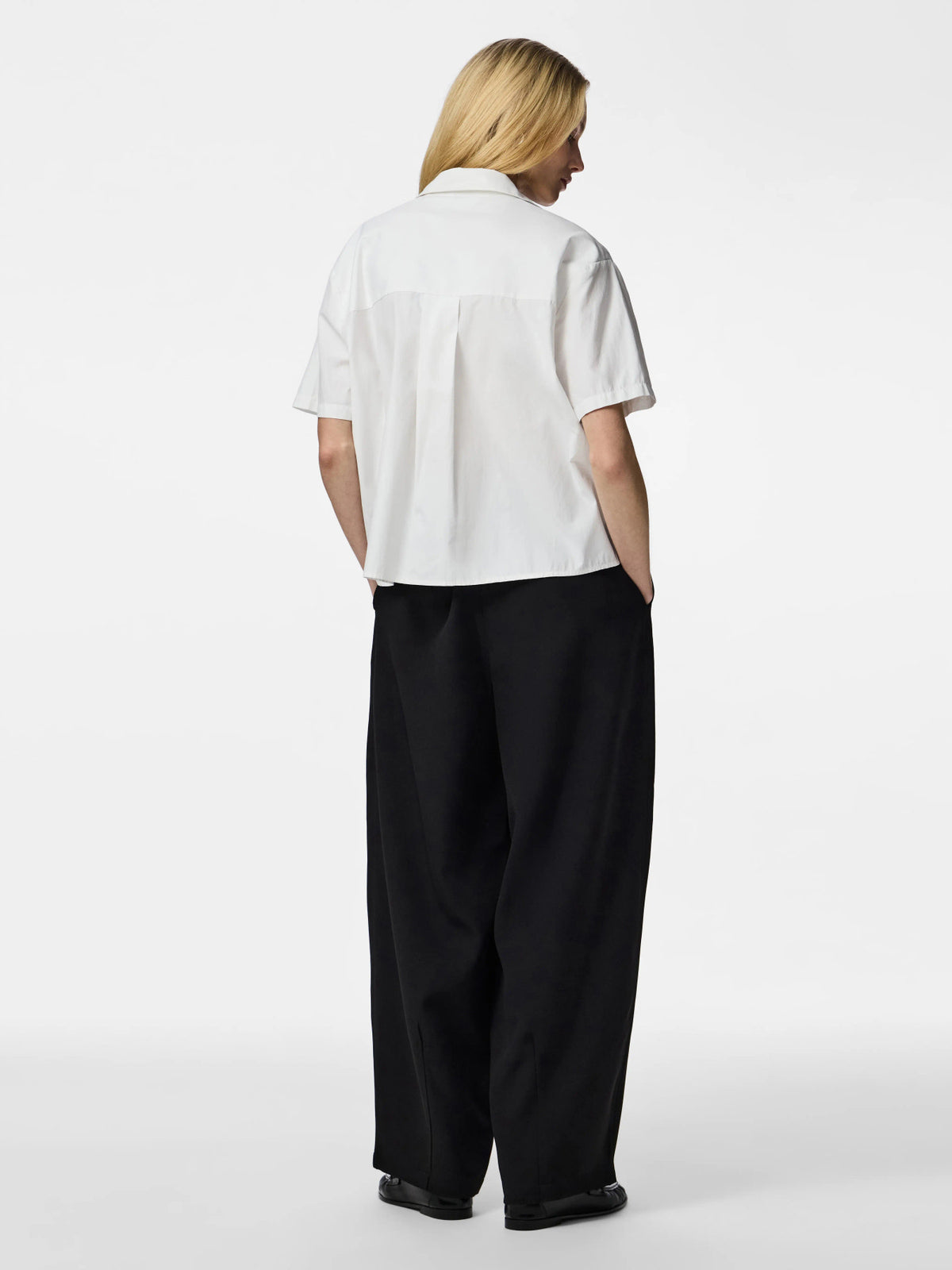 Bright White Bluse fra PIECES - 17162286
