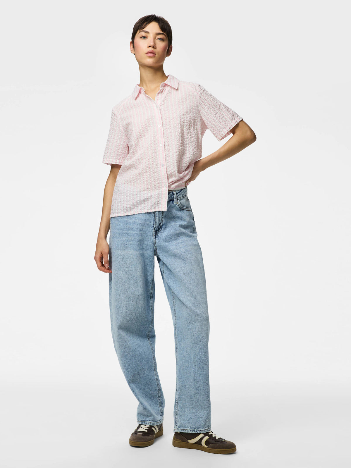 Roseate Spoonbill BRIGHT WHITE Bluse fra PIECES - 17162341