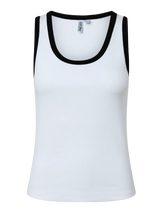 Bright White BLACK CONTRAST Top fra PIECES - 17154484