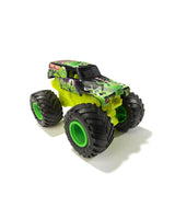 Monster Jam 1:64 Smash &amp; Bash - Grave Digger