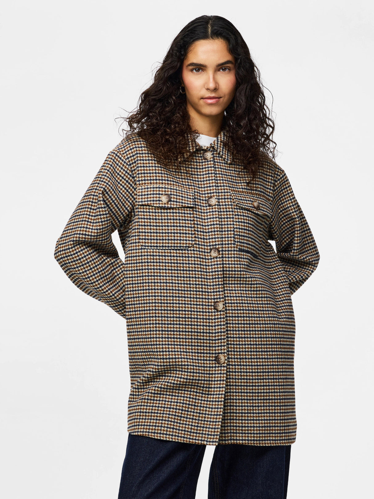 Birch DOWNTOWN BROWN & NIGHT SKY HOUNDSTOOTH Overtøj fra PIECES - 17159047
