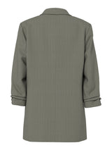 Deep Lichen Green CLOUD DANCER PINSTRIPE Blazer fra PIECES - 17159299