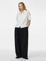 Bright White Bluse fra PIECES - 17162286