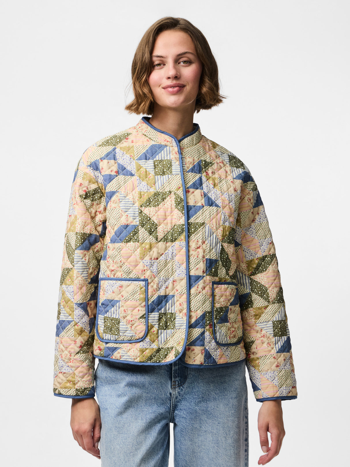 Birch PATCHWORK Quiltet jakke fra PIECES - 17162301