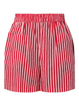 Adrenaline Rush BRIGHT WHITE Shorts fra PIECES - 17162305