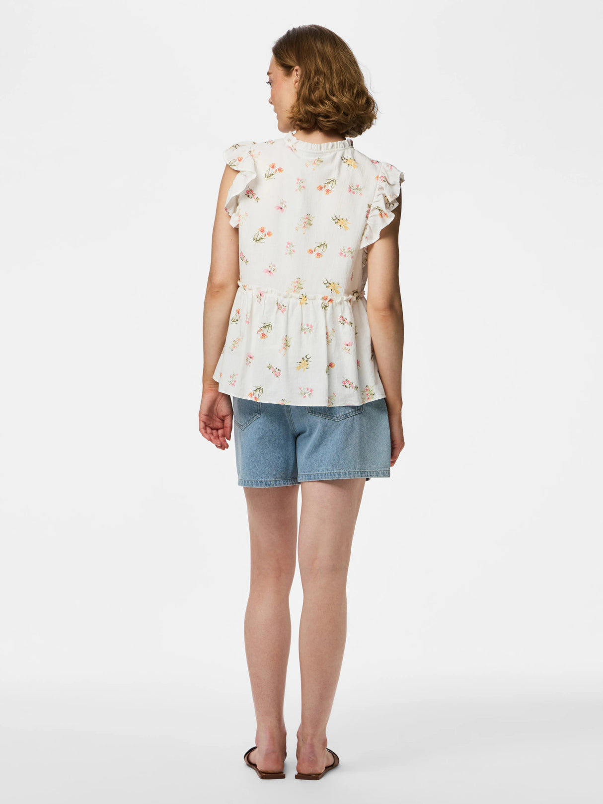 Bright White FLOWER Top fra PIECES - 17162329